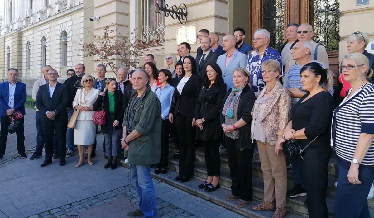 opozicijanaslovna